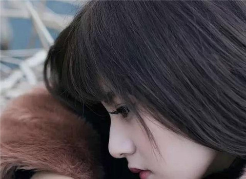 女生说肚子疼我该怎么回答比较暖心?教你高情商回复